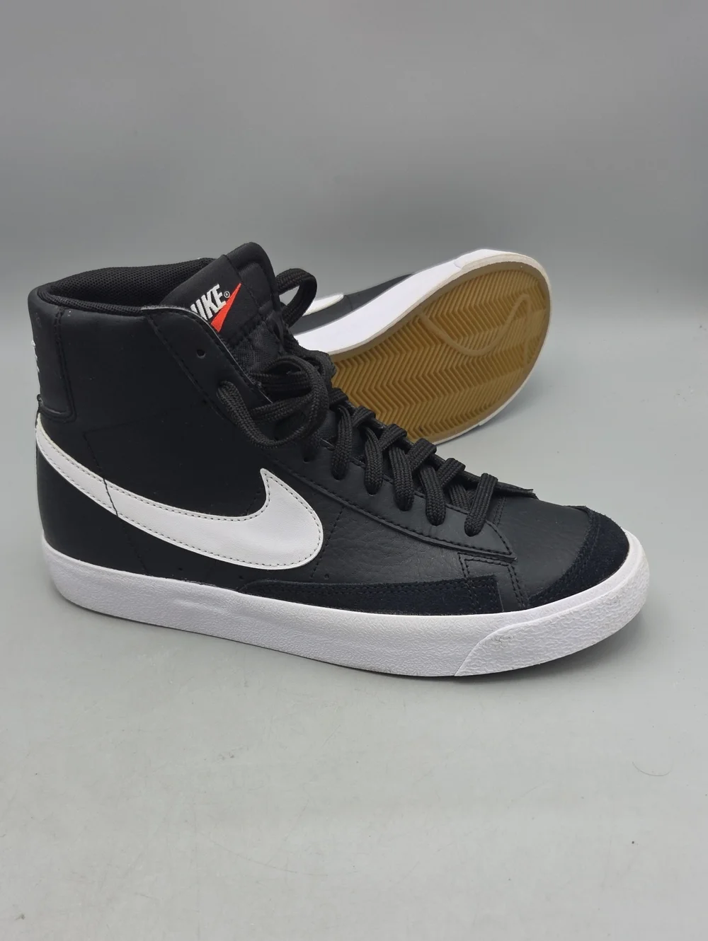 Nike Blazer Mid 77 Black White Boys Shoe- Black- US Size 6.5 Y- DA4086-002